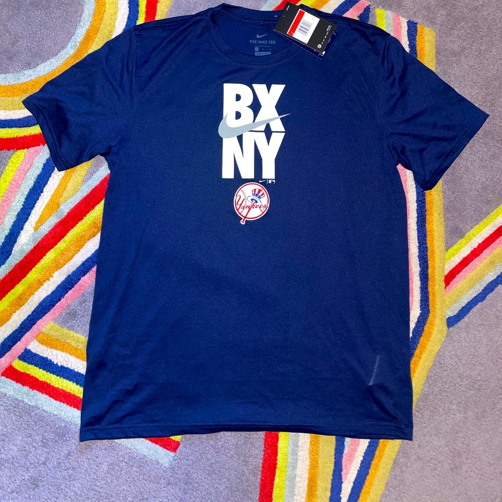 New York Yankees dri-fit tee size L, NWT